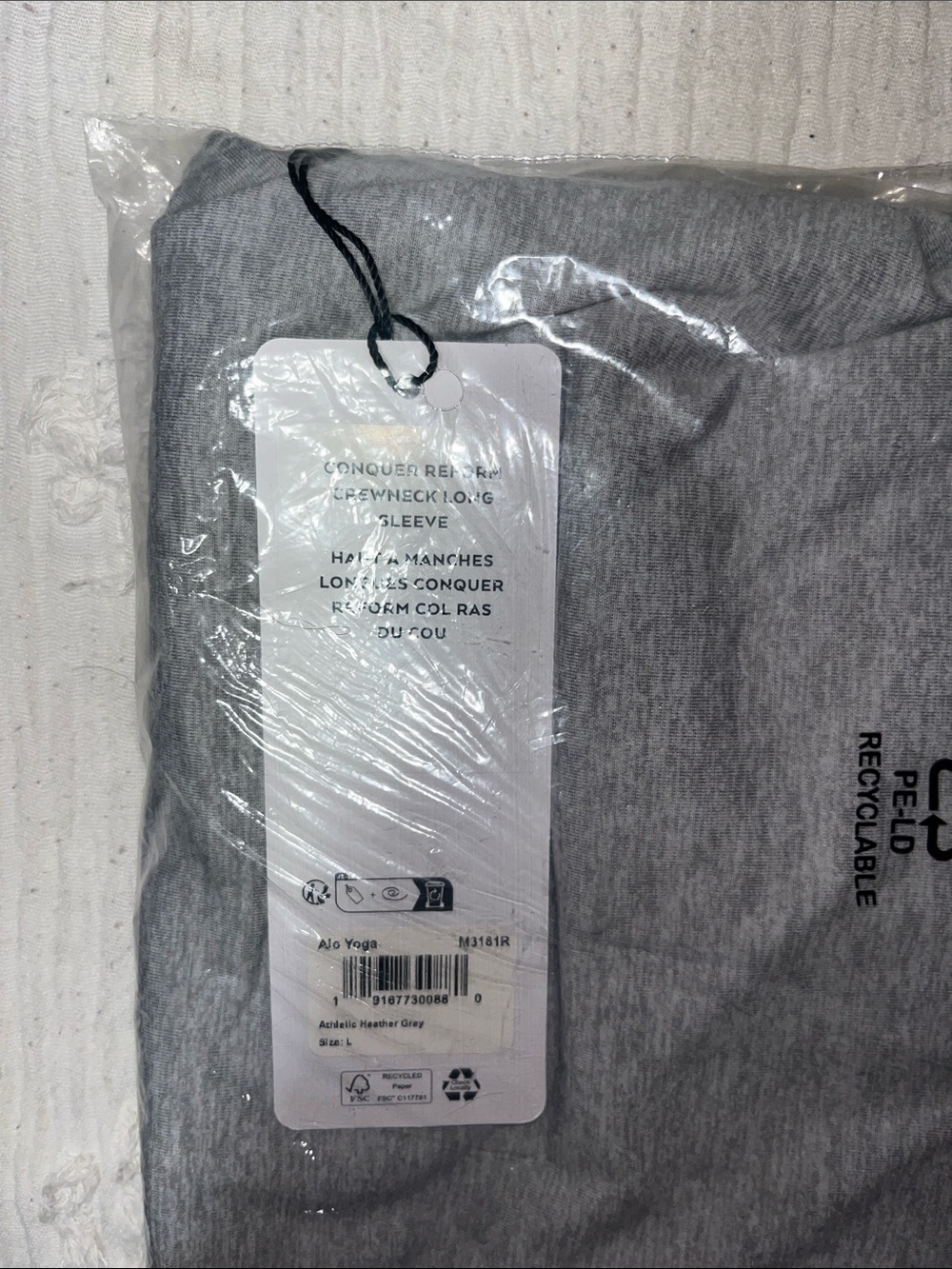 ALO Yoga Men’s Athletic Heather Gray Long Sleeve Crew - Picture 3 of 4